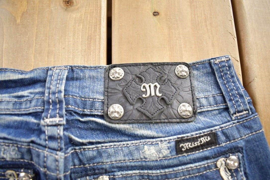 Vintage Y2K Miss Me Bedazzled Embroidered Boot Cut Low Rise Jeans Women's 26 x 33 - Image 3