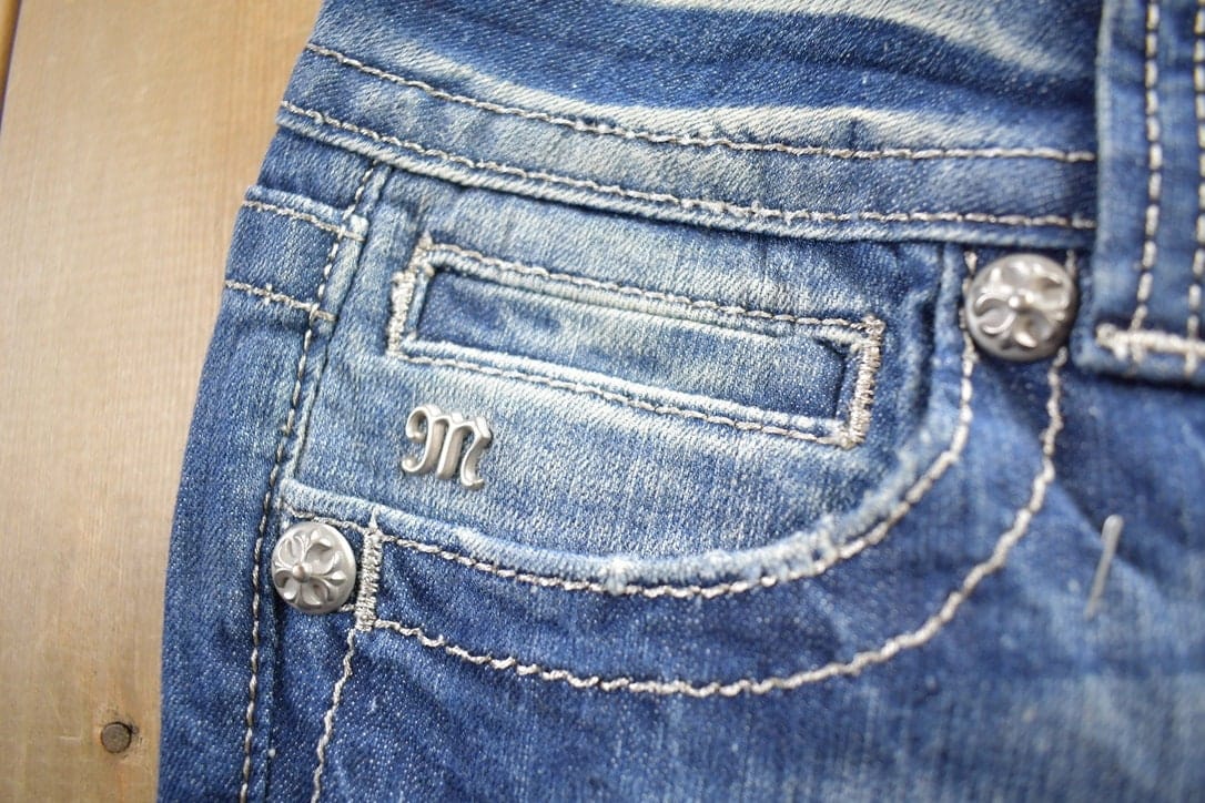 Vintage Y2K Miss Me Bedazzled Embroidered Boot Cut Low Rise Jeans Women's 26 x 33 - Image 5