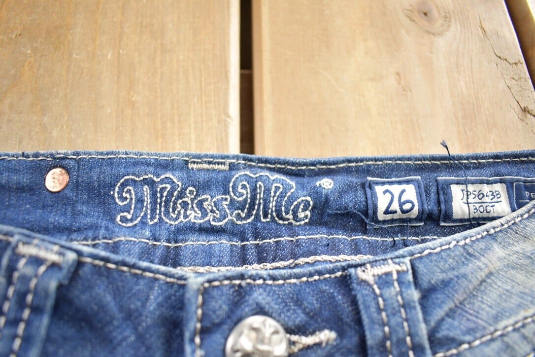 Vintage Y2K Miss Me Bedazzled Embroidered Boot Cut Low Rise Jeans Women's 26 x 33 - Image 8