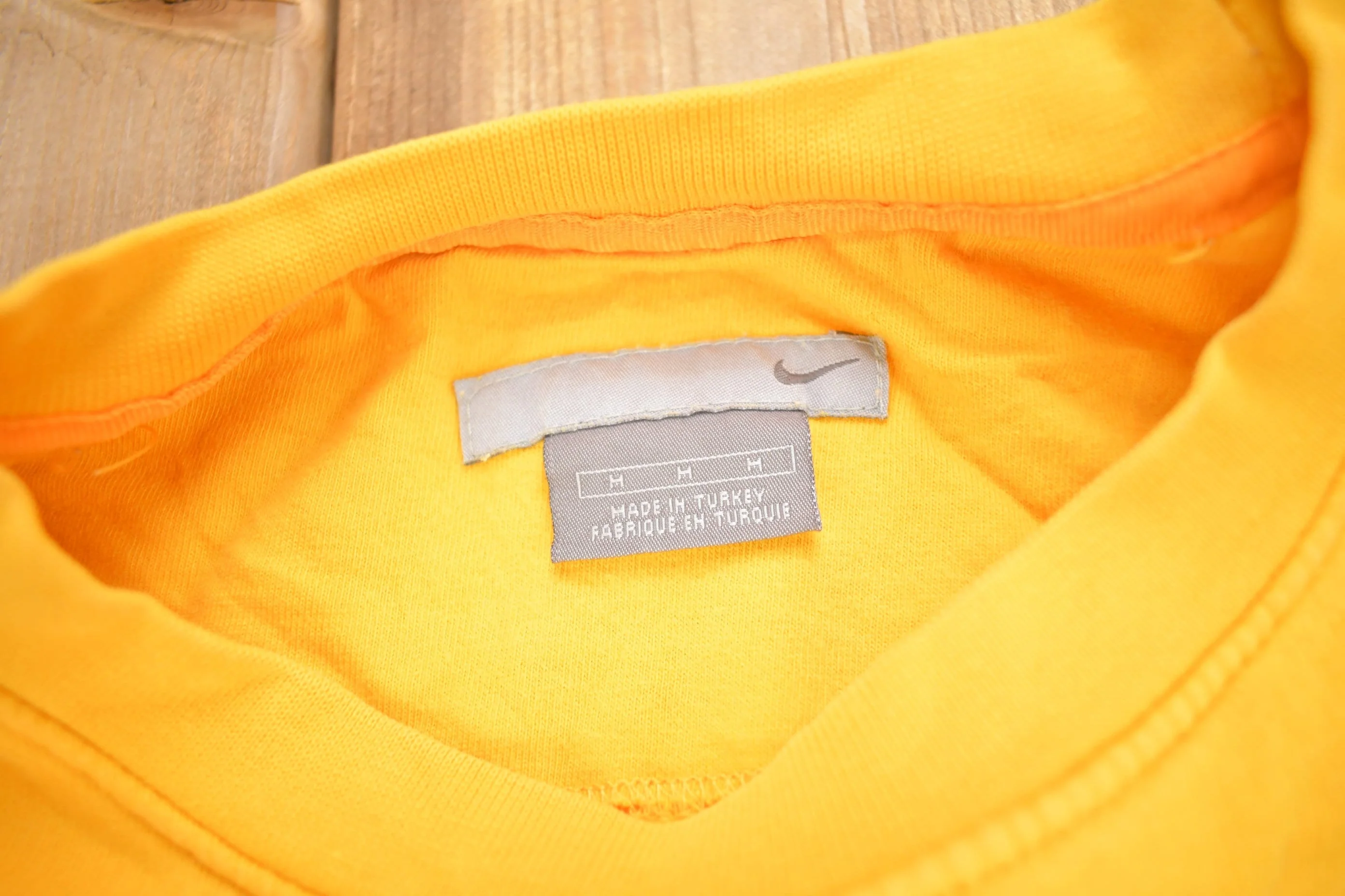 Vintage Y2K Nike Yellow Embroidered Mini Swoosh Crewneck Sweatshirt Men's Medium - Image 4