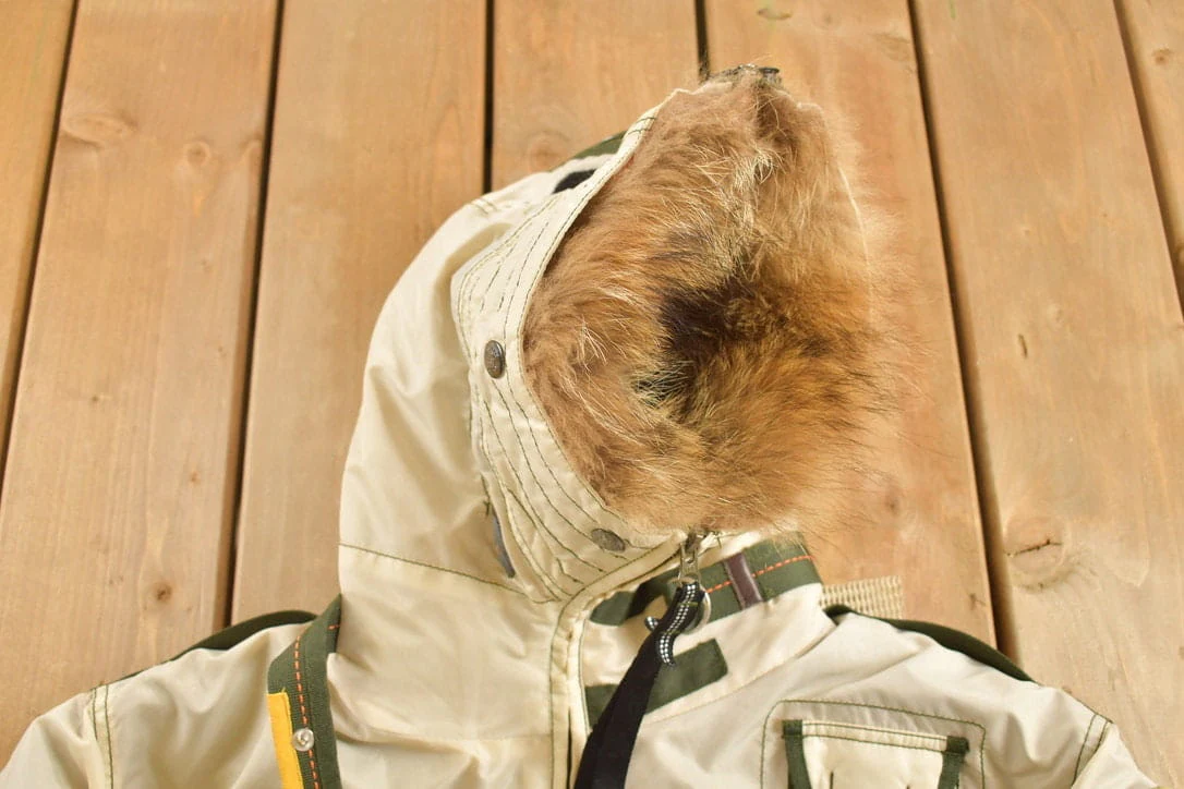 Vintage Y2K White Parasuco Tech Coyote Fur Trim Ski Jacket Men's Medium - Image 5